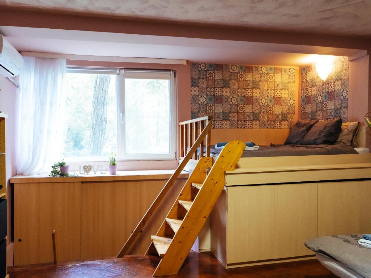 Woody - Cozy And Quiet Place Near Moghioros Park Bukarest Eksteriør billede